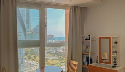 Single Room (Bed Type&View randomly assigned, Extra Futon is NOT included in the Extra Person Fee)