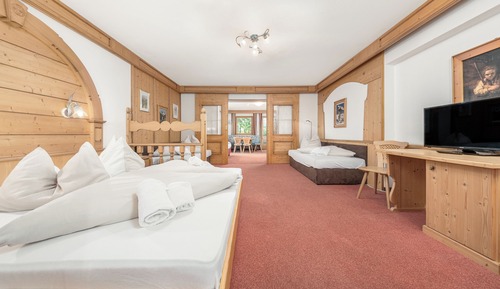 Family Room, Balcony, Mountain View
