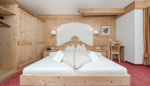 Deluxe Suite, Balcony, Mountain View