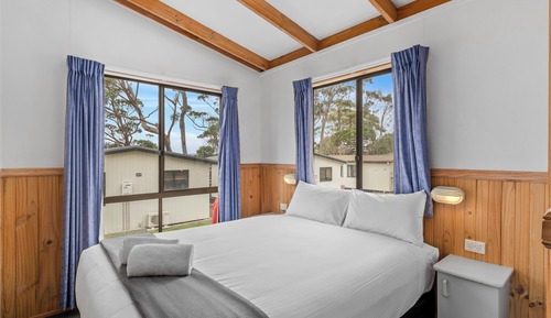 Economy Waterview 2 Bedroom Cabin