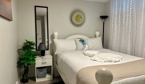 Suite, 2 Bedrooms, Non Smoking, Garden View