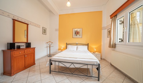 Luxury Studio, 1 Double Bed, Lanai, Courtyard Area