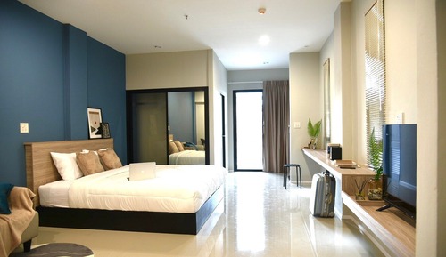 Deluxe Wellness Studio - Sky View