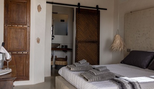 Comfort Room, 1 Queen Bed