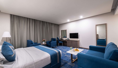 Deluxe Room, 1 King Bed, Non Smoking, City View