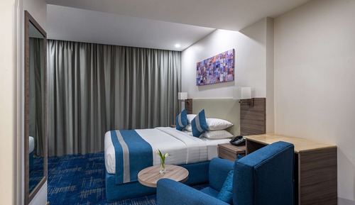 Superior Room, 1 King Bed, Non Smoking, City View