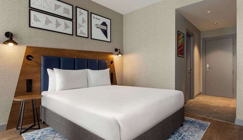 Standard Room (1 French Bed)