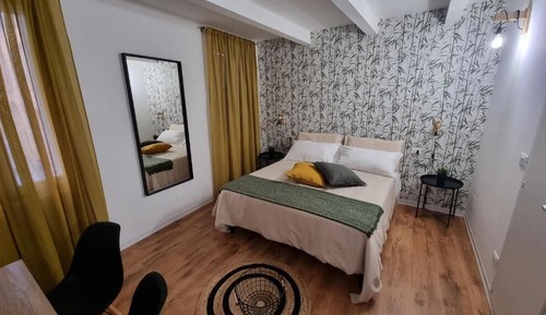 Comfort Room, 1 Queen Bed