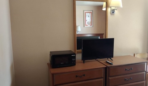 Standard Room, 1 Queen Bed