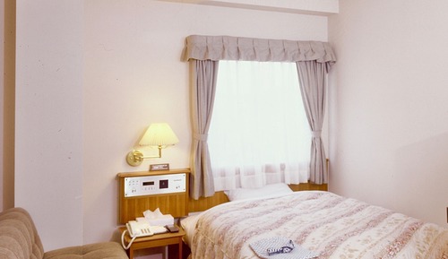 Single Room, Smoking (1)