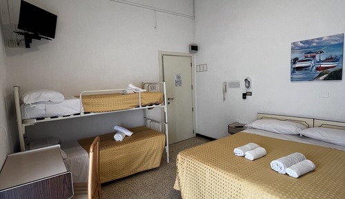 Standard Quadruple Room