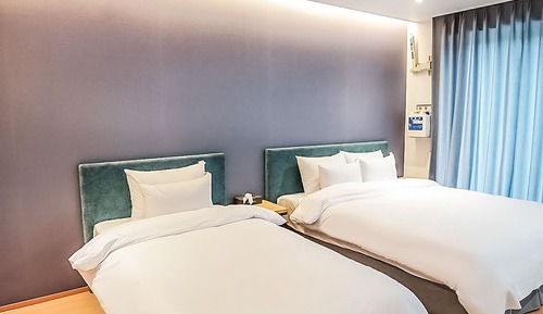 Deluxe Family Suite (Old Building)