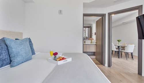 Luxury Apartment, 1 King Bed with Sofa bed, Bay View2514