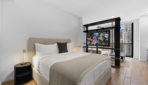 Deluxe Studio, 1 King Bed with Sofa bed, Bay View3516