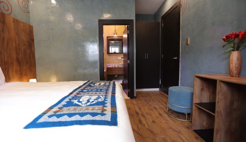 Standard Room, 1 Queen Bed