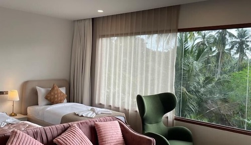 Design Double Room, 1 King Bed, Refrigerator, Garden View