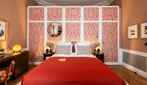 Deluxe Room, Connecting Rooms