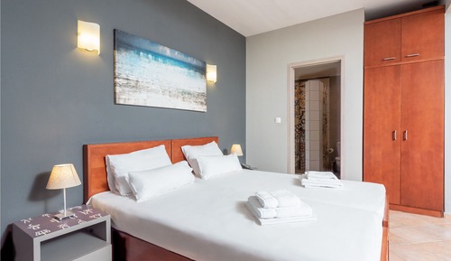 Comfort Room, Ground Floor