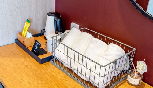 Deluxe City (breakfast included + styler + 65-inch smart TV + bathtub)