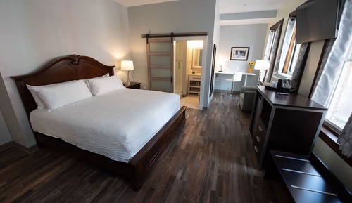 Standard Room, 1 King Bed