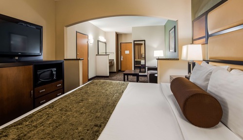 Suite, 1 King Bed, Non Smoking, Refrigerator & Microwave