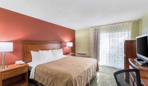 Standard King, 1 King Bed, Patio, Work area, Non-Smoking