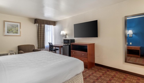 Standard Room, 1 King Bed, Non Smoking, Microwave