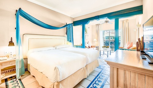 Double Room, Partial Sea View (1 adult and 2 children)