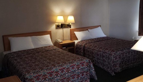 Economy Room, 2 Queen Beds