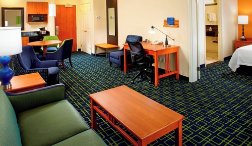 Suite, 1 King Bed with Sofa bed (Mobility/Hearing Accessible, Tub)