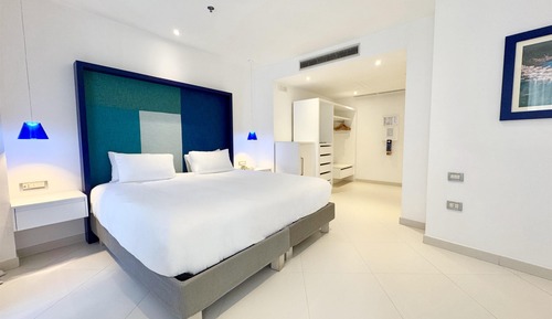 Standard Room, 1 King Bed