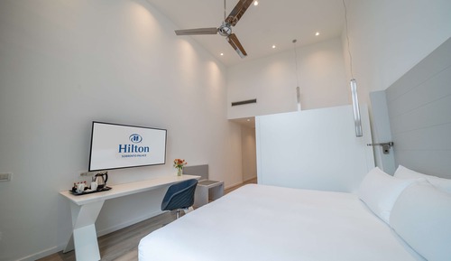 Superior Room, 1 King Bed, Garden View