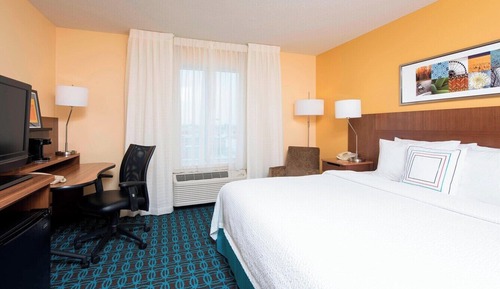 Room, 1 King Bed, Non Smoking (Hearing Accessible)
