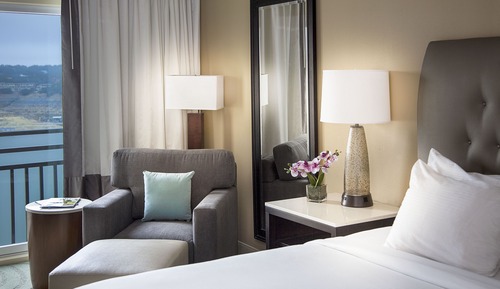 Double Queen Lakeview with Balcony Pure Wellness