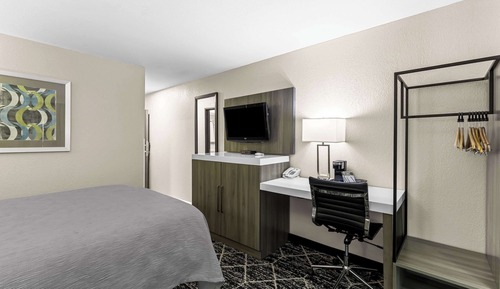 Standard Room, 1 Queen Bed, Non Smoking