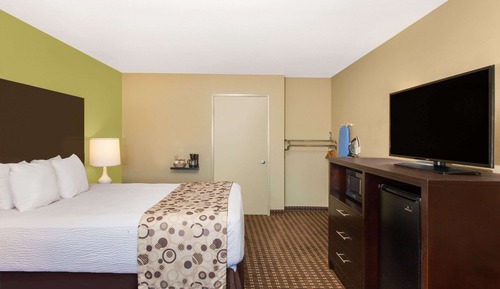 Studio Suite, 1 King Bed, Non Smoking