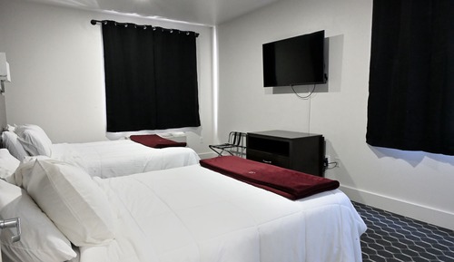 Deluxe Suite, Multiple Beds