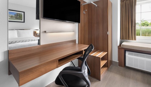 Standard Room, 1 Queen Bed