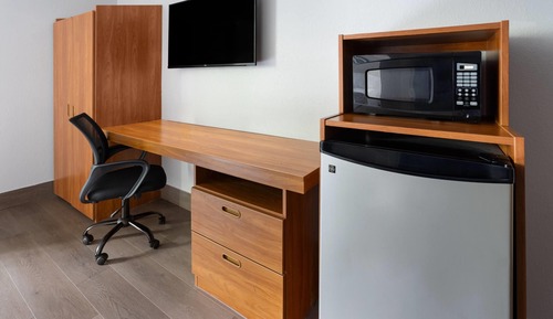 Room, 1 Queen Bed, Accessible, Non Smoking (Mobility, Bathtub w/Grab Bars)