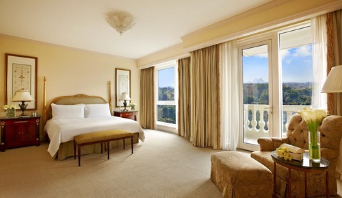 Premier Room king bed