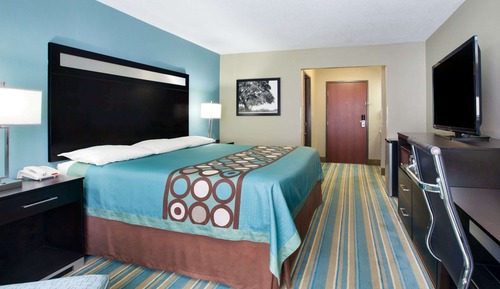 Studio Suite, 1 King Bed, Smoking