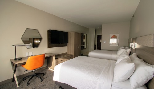 Standard Room, 2 Queen Beds (Bath/Shower Combo)
