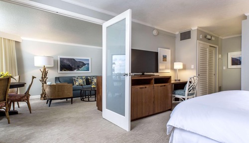 Premium Suite, 1 King Bed, Pool View (Ocean Pool View, 1 King Bed)
