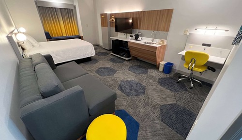 Suite, 1 Queen Bed, Non Smoking