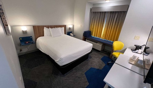 Room, 1 Queen Bed, Non Smoking