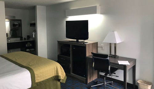 Standard Room, 1 King Bed, Accessible, Non Smoking