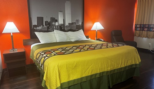 Suite, 1 King Bed, Smoking