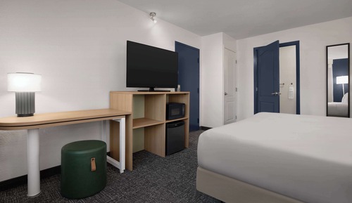 Room, 1 King Bed, Accessible, Bathtub (Mobility)