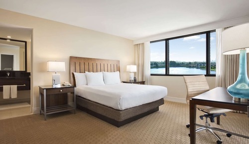 Suite, 1 Bedroom (Screened Balcony)