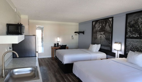 Suite, 2 Queen Beds, Non Smoking